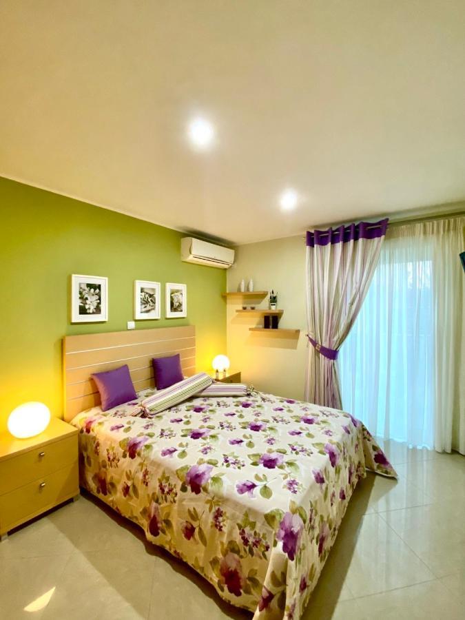 Airport Tk Luxury Home Artemida  Buitenkant foto