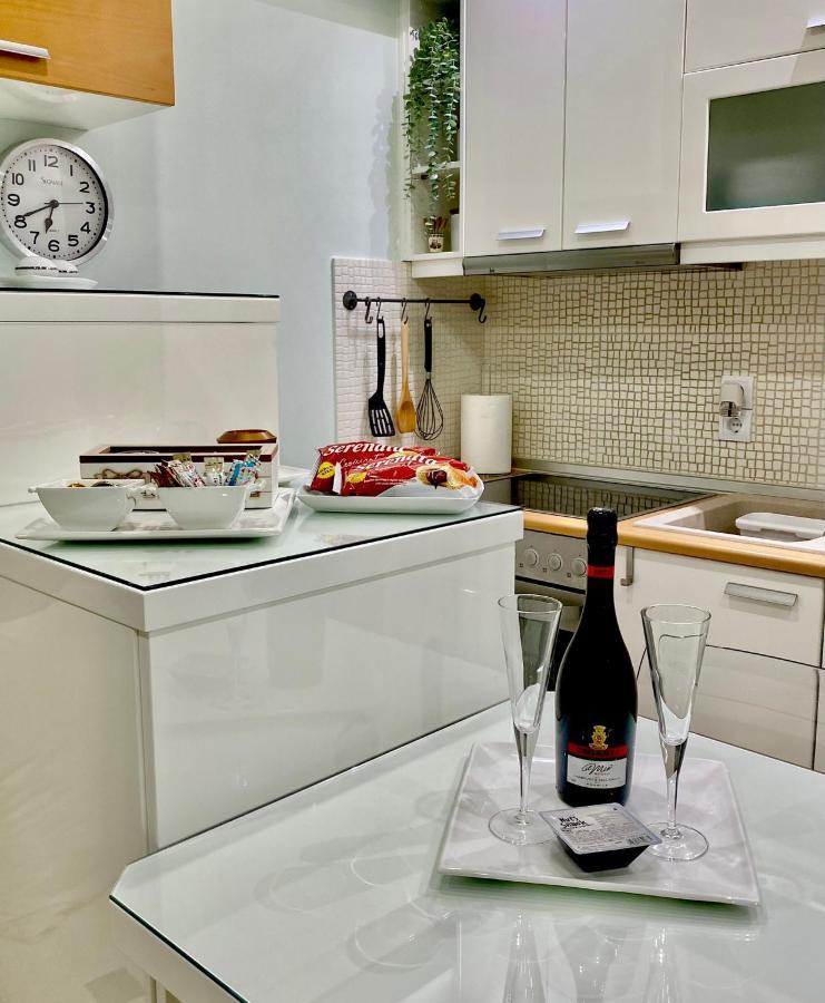 Airport Tk Luxury Home Artemida  Buitenkant foto